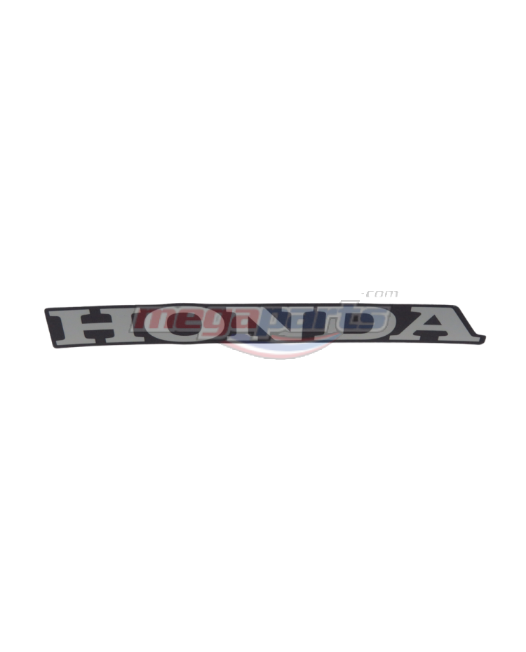 ตรา HONDA ข้างขวารถสีดำ