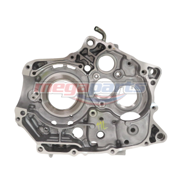 แคร้งเครื่องกลางข้างขวา WAVE 110i 2021 (LED) (HONDA)