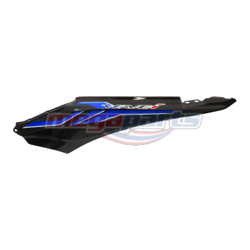 ฝาข้างซ้ายพร้อมสติ๊กเกอร์ WAVE 110i (2023-2024) (Di,LED,S) (HONDA) สีดำ NHA35M (สีน้ำเงิน-ดำ)