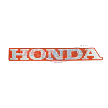 ตรา HONDA ข้างขวารถสีแดง